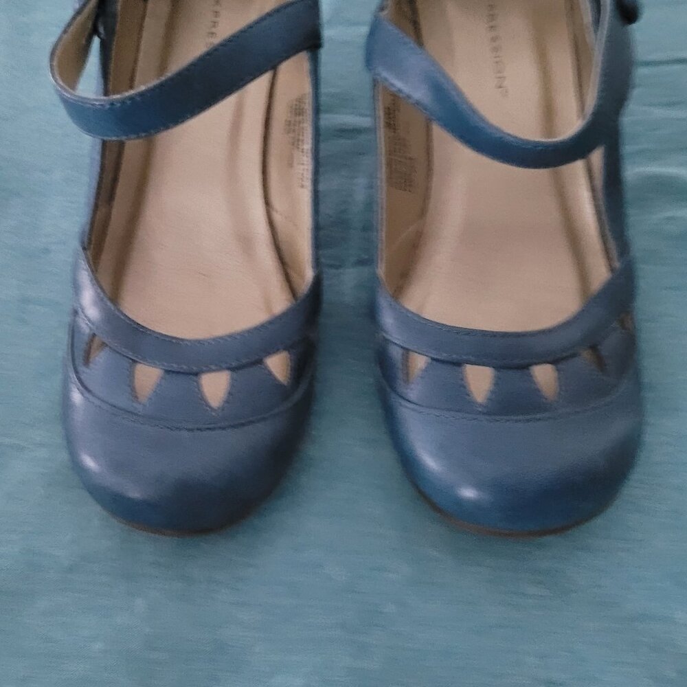 Expression Shoes ~ Size 6 - Picture 6 of 7